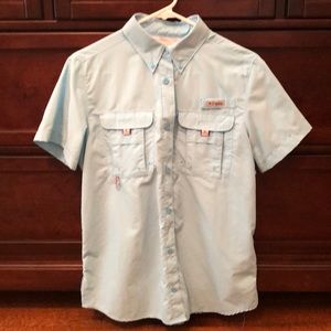 Women’s Columbia shirt size S